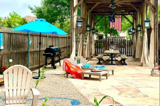North Austin Gem! The Way a Vacation Rental is Supposed to Be. Great Vibes!