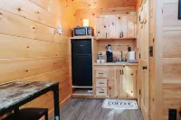 Cozy tiny cabin in the woods- Unit #1