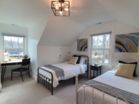 Charming Getaway on the Greenway! Hotels in Fort Mill