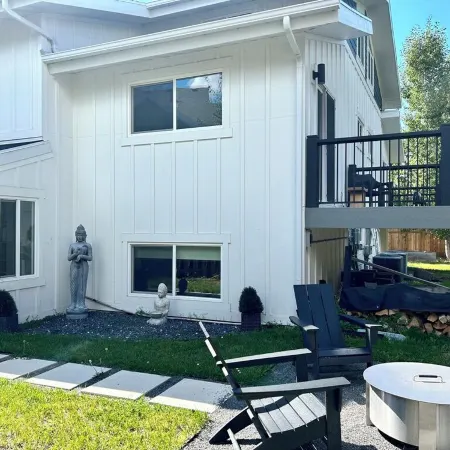 Modern 4BR Townhome w/ Ski-Run Views