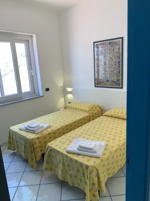 Villa Laura PT - directly by the sea