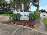 Oceanview 2 bedroom Condo with Private Balcony, on-site Heated Pool & Hot Tub