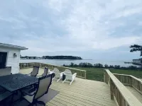5 Star Bayfront with 4 Br and 2 Full Bathrooms - Room for Multiple Families