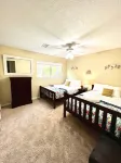 2 BDRM Treehouse Hideaway- Lake Conroe | Boat ramp - 발코니