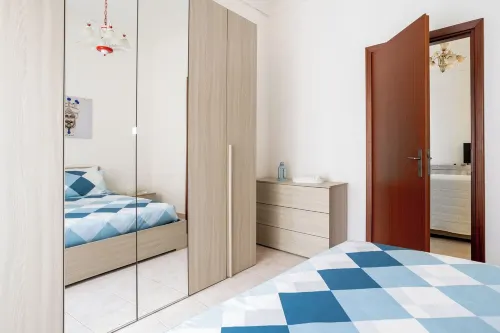 Large and bright apartment on the first floor in the heart of Ortigia