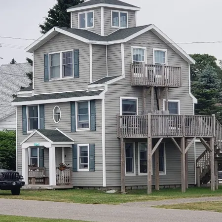 Walk to Campobello & Beach/Weekly Discount/Pets Welcome/Water Views /Fire Pit
