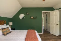 Southwest Mountain Getaway w/ Hot Tub & Game Room, Pet-Friendly - balcony