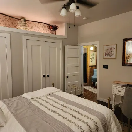 Ethyl's Place - a Charming Place to Stay.