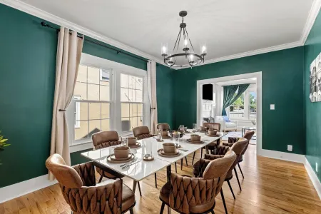 Hot Tub, Beautifully Renovated Historic Home in the Heart of the Bourbon Trail