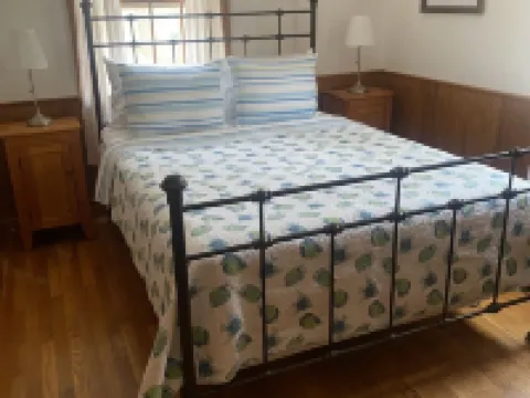 Cape Cod Cottage Retreat 伊斯特姆酒店