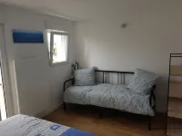 T2 apartment with sea and port view Hotels in Sarzeau