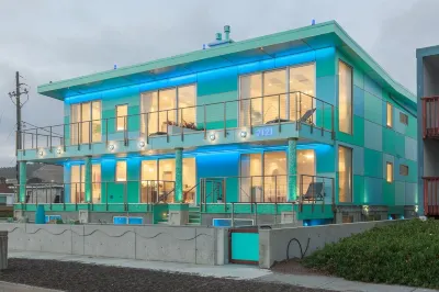 Luxury Beachfront Penthouse near SF (3)