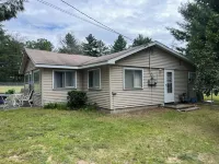 Charming 1-bedroom 1/2 house in soothing St Helen Hideaway with WiFi