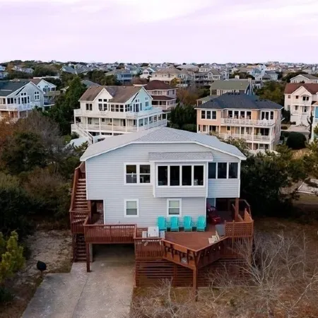 Updated, cozy cottage in Duck – 4 bedrooms, in town & oceanside w/ views!