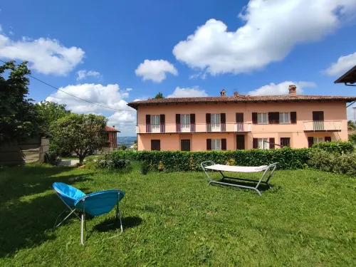 Michelangelo - spacious apartment with view in La Morra