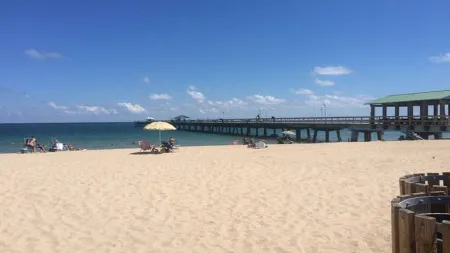 UNIT # 3 LAUDERDALE BY THE SEA Two Bedroom/ ground floor200 steps to beach