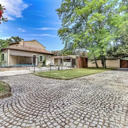 X1f33f;Superb Maison de Maître in Provence with XXL Infinity Pool and BicyclesX1f33f;