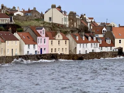 Romantic Boutique Bolthole In Pittenweem Near St Andrews. Small dogs welcome. Hotels near Caiplie Caves