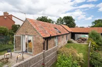 Spacious barn, seals, seaside walks and Broads National Park