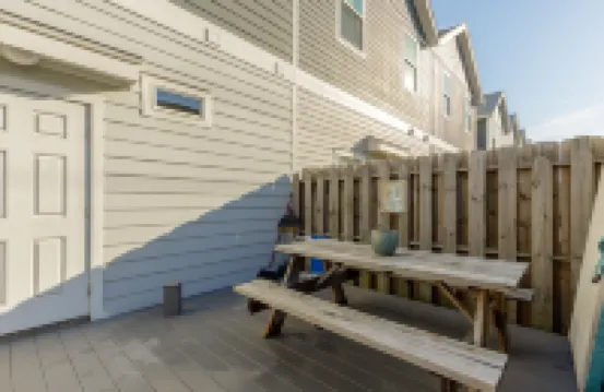 4br/3Ba Oceanview from balcony!  Sleeps 12 w/ hot tub!