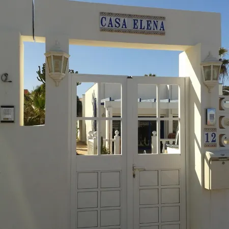 Luxury Villa - Private Heated Pool - Wi-Fi- 25 Metres to Beach - Casa Elena