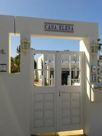 Luxury Villa - Private Heated Pool - Fast Wi-Fi- 25 metres to Beach - CASA ELENA Отели рядом с достопримечательностью «Seven Pints»