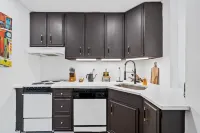 Bay Getaway, Cozy Studio Condominium in Daphne, AL - Sleeps 2 - Near Interstate