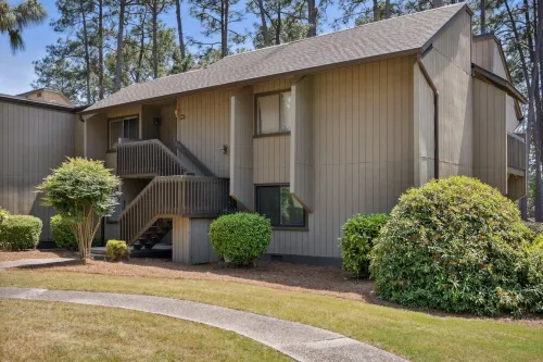 Gene's Green - Mins from downtown!