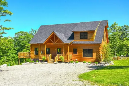 6BR New Build, Hot Tub, Fire Pit, Mtn. Views