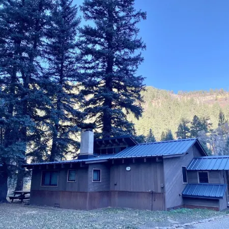 The Call of the Water - Private luxury cabin on river in San Juan Nat Forest!