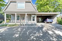Private full-floor upstairs 2 bedroom apartment @13th & Grand