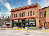 Historic & Modern! Walk to Restaurants, Moccasin Springs + Huge Suite w/ Kitchen Hotels in Hot Springs