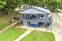 Lakefront w/ Dock, 300mb Wifi, Theater, Arcade