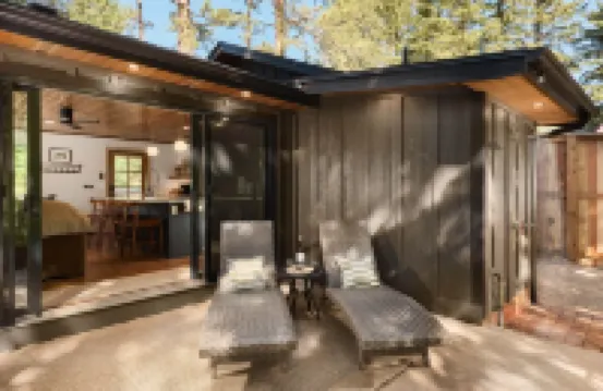 RiverHouse South with Sauna, Hot Tub, Fireplace