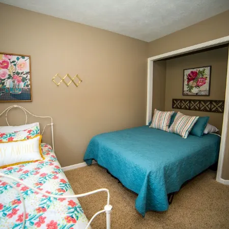 Lake Front Condo on East Lake Okoboji in Bridges Bay Resort. Отели в г. Арнолдс Парк