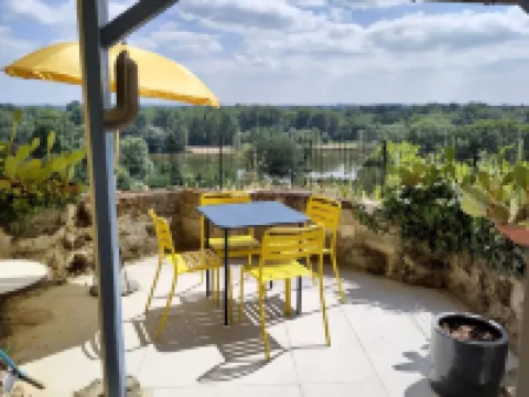 Gite Troglodyte Atypique - Suite du Ciel, view on the Loire - near the castles