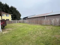 Ocean Shores studio with kitchenette-minutes from beach-Anchor Ashore Condo #1