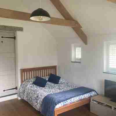 Cosy modern barn annex for two people. Rooms