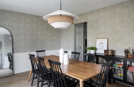 M22 Hemlock House-Renovated lakefront home