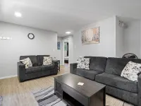 Beautiful remodeled 2 bedroom, walking distance from Downtown with AC Hotels in Olympia