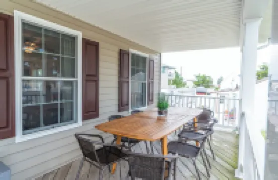 NEW! Bowers Retreat - Sleeps 10 - Steps to beach! 10 Minutes to DE Turf!