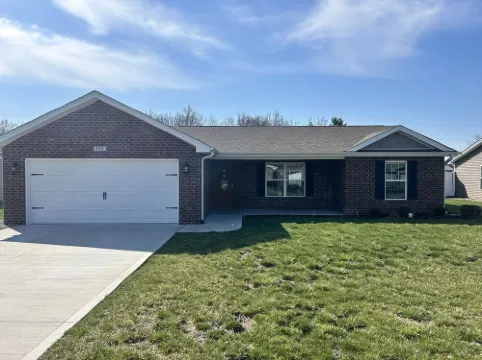 The Hanover Hideaway! Minutes from Hanover College, 5 Miles to Downtown Madison!