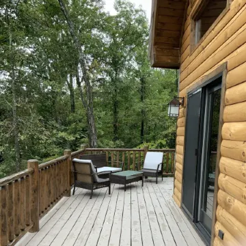 Lake View Perfect Family Getaway, Fishing Spot or Retreat 3 mi to  City Harbor