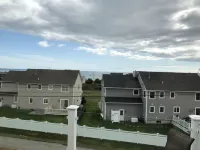 Ocean View Crashing Waves Stunning Second Floor Kitchen/Living Room 8 Bed 4 Bath