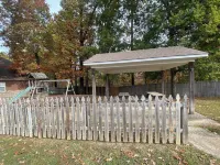 Classic connection in the Hub City! Hotels near Casey Jones Village