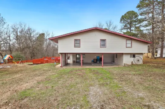 Ninnie & Papaw's Paradise Cove on Beaver Lake