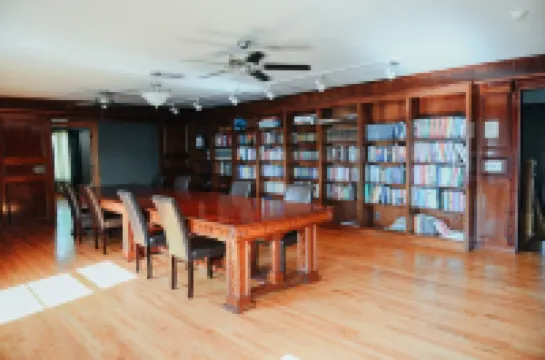 Townhome with Botanical Garden,  Pond, Pool Access, Arcade, and Theater