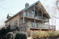 Hilltop Cabin on Center Hill Lake