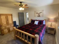 New AC Installed:  3 Bedroom Home with Golf Course View , Dogs OK Hotels in Plumas Eureka