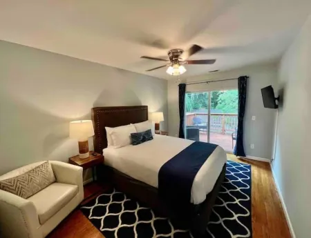 Xavier Place 3 - 2BR by Xavier, Hospital’s & Zoo Отели рядом с достопримечательностью «Цинциннати Зу & Ботаникал Гарден»